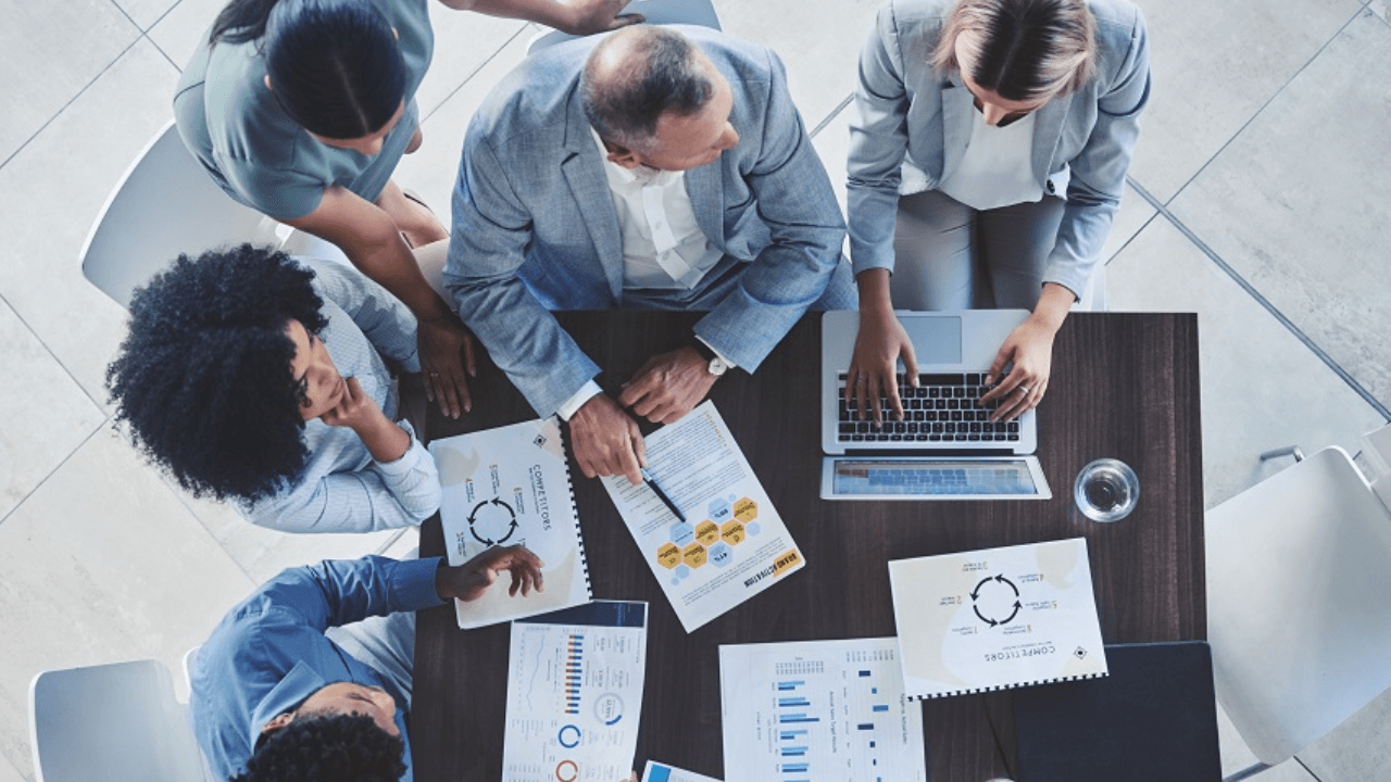 Streamlining Insurance Operations with Executive Assistants from Latin America – Efficiency and Compliance