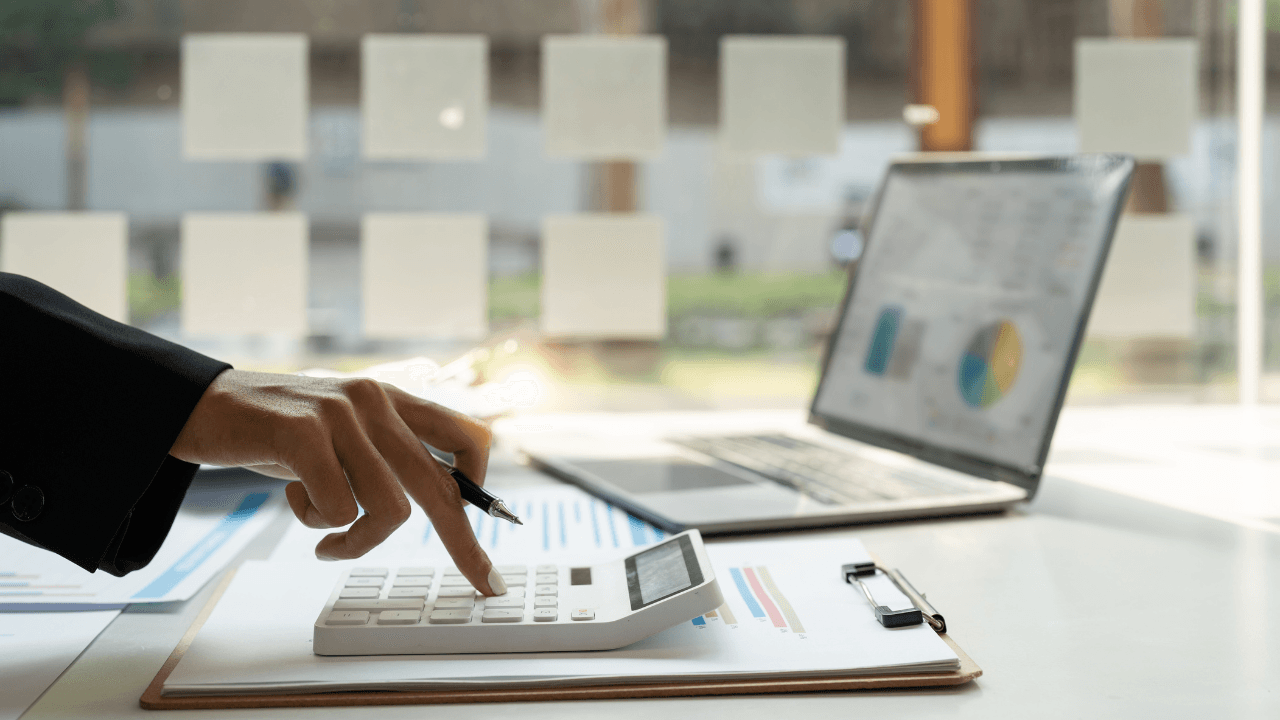 Optimize Your Real Estate Business: Hire a Latin American Bookkeeper for Enhanced Efficiency