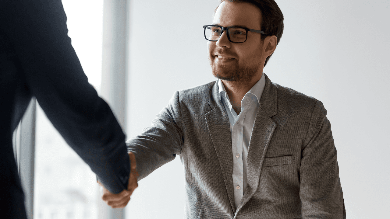 Enhance Your Insurance Business: Employ Latin American SDRs for Strategic Advantages