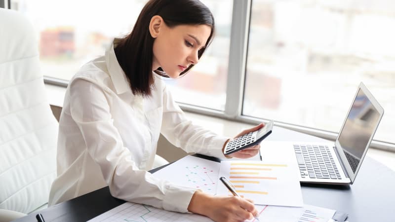 Harness Latin American Expertise: Hire a Public Accountant for Your Legal Services